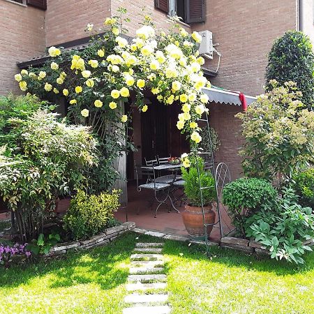 B&B La Rosa Gialla Маранело Екстериор снимка