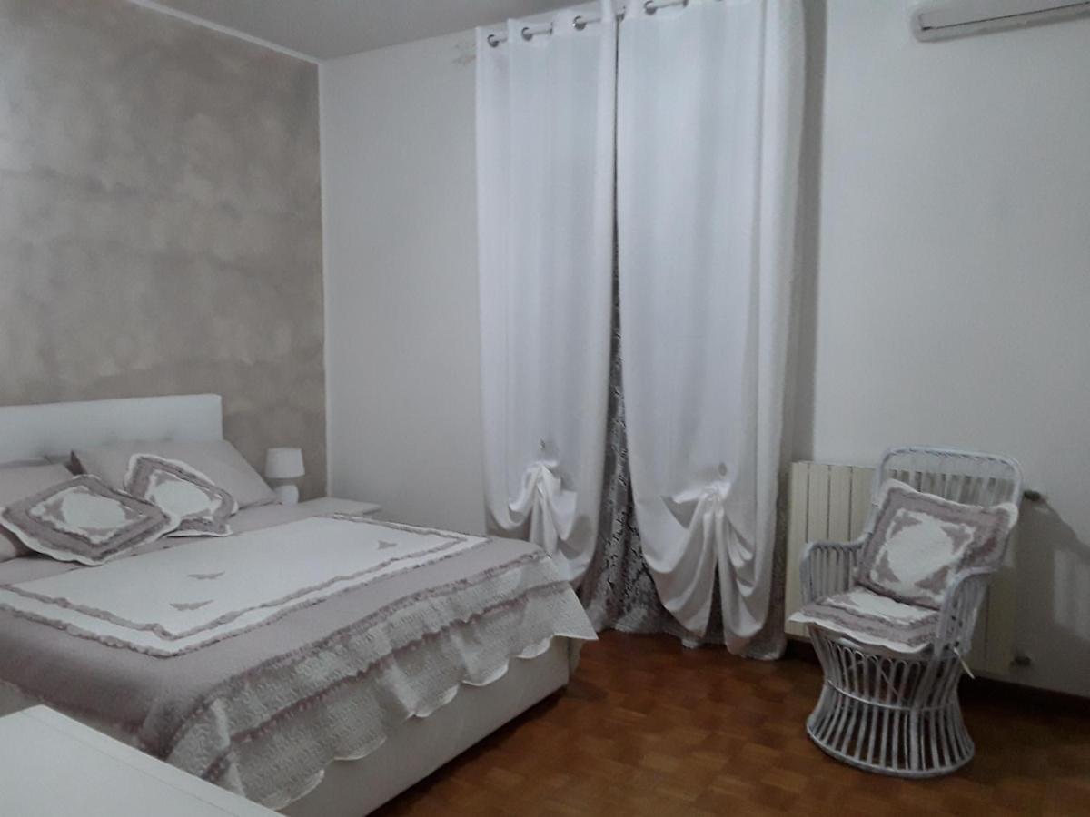 B&B La Rosa Gialla Маранело Екстериор снимка