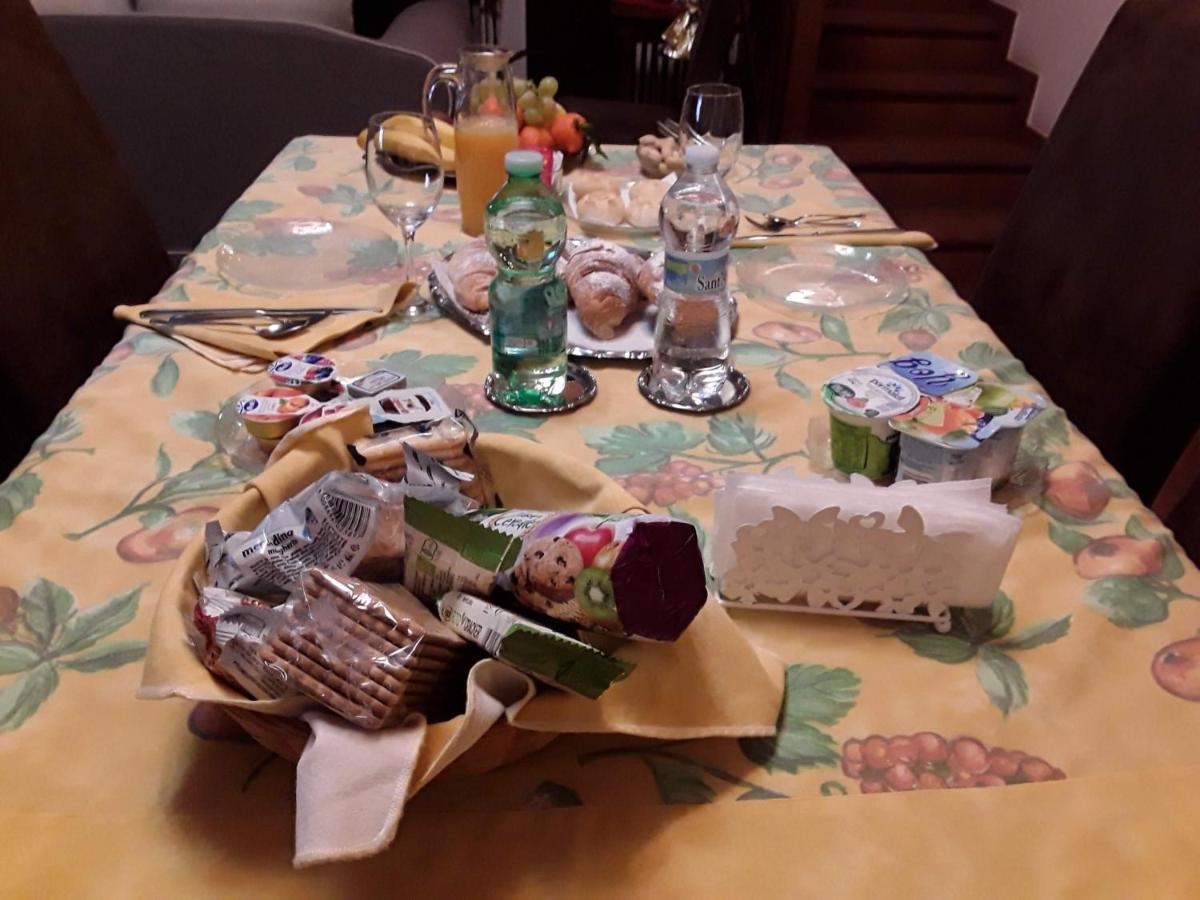 B&B La Rosa Gialla Маранело Екстериор снимка