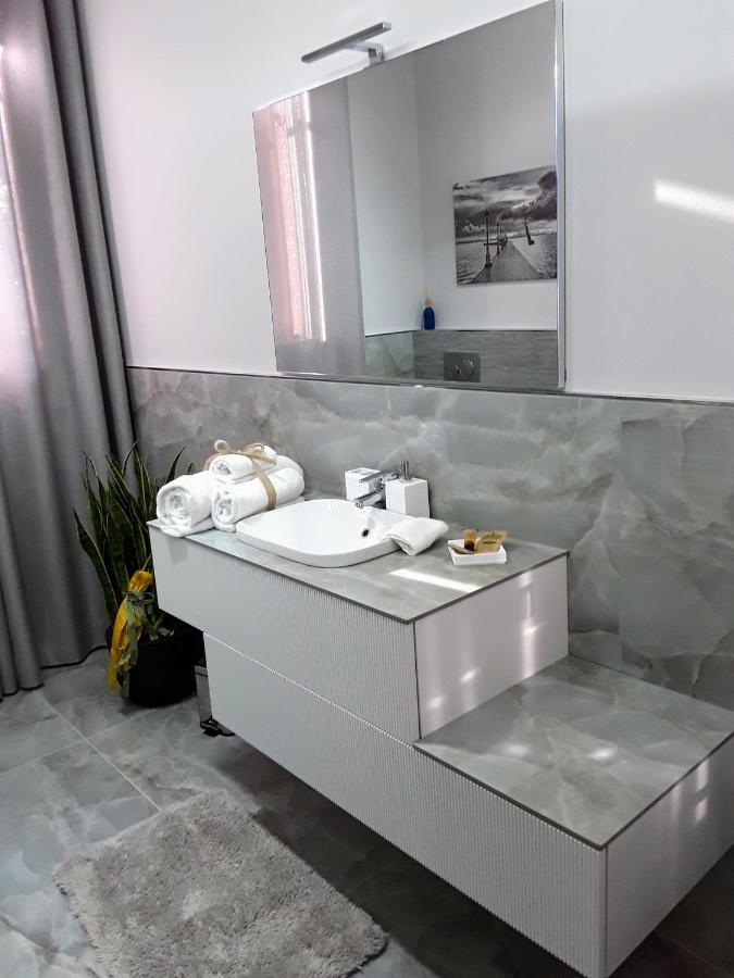 B&B La Rosa Gialla Маранело Екстериор снимка