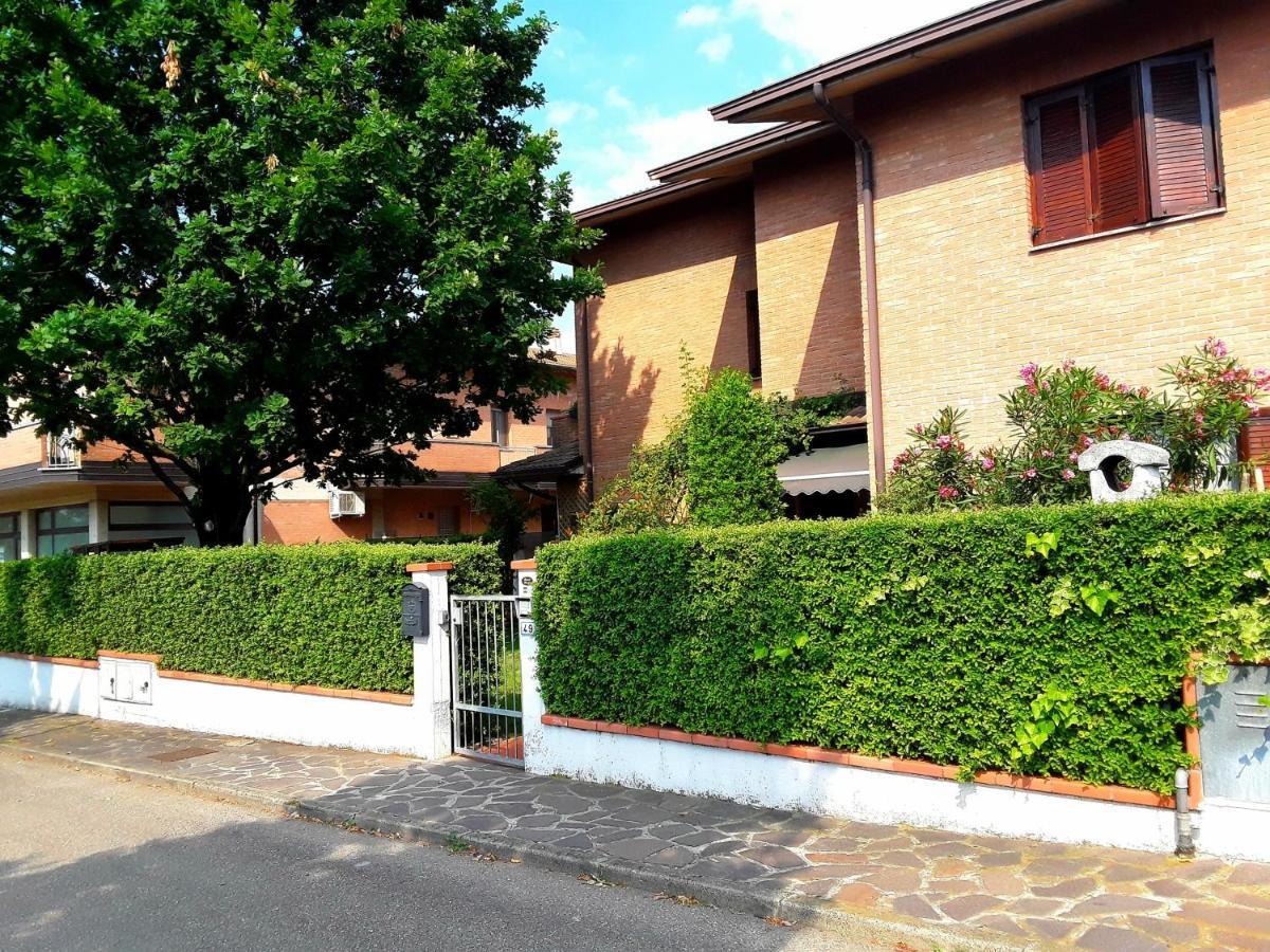 B&B La Rosa Gialla Маранело Екстериор снимка