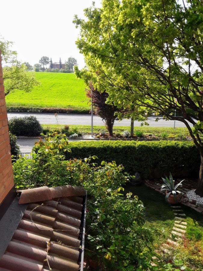 B&B La Rosa Gialla Маранело Екстериор снимка