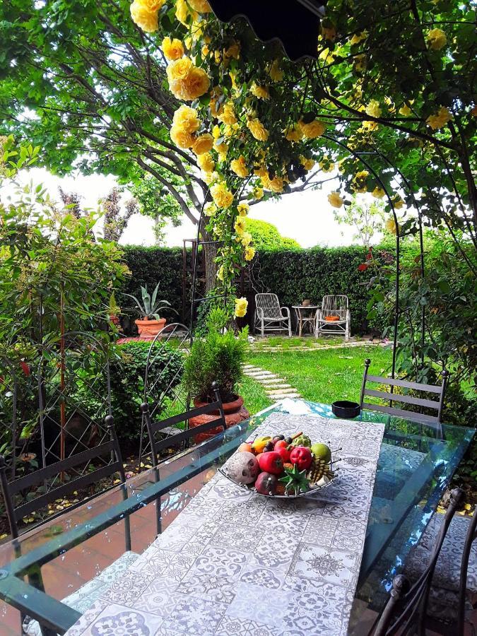 B&B La Rosa Gialla Маранело Екстериор снимка